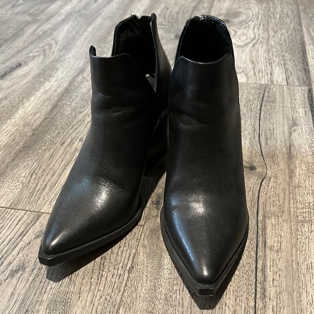 Steve Madden black booties